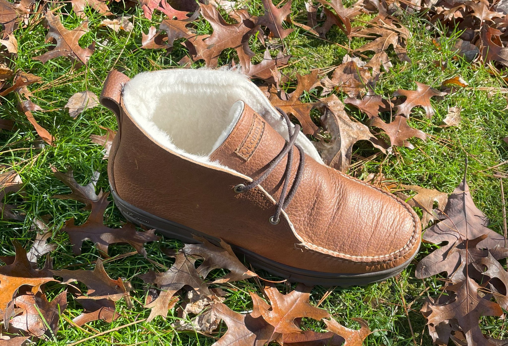 Men's Huggeur Chukka LE: Warmth of Shearling, Boot Durability